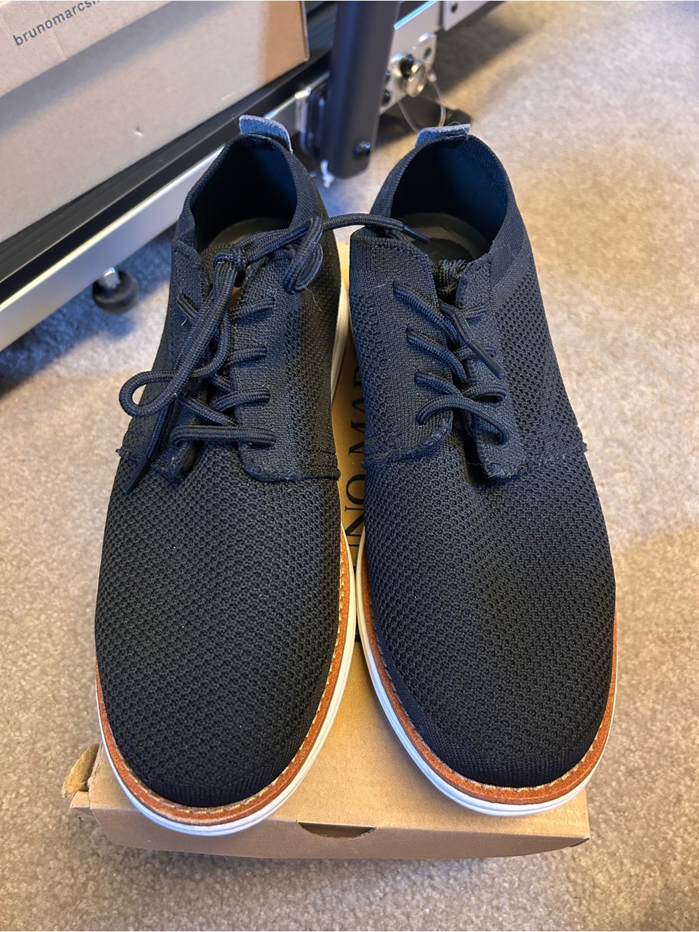 Men's Black Knit Derby Shoes with Contrasting Sole
